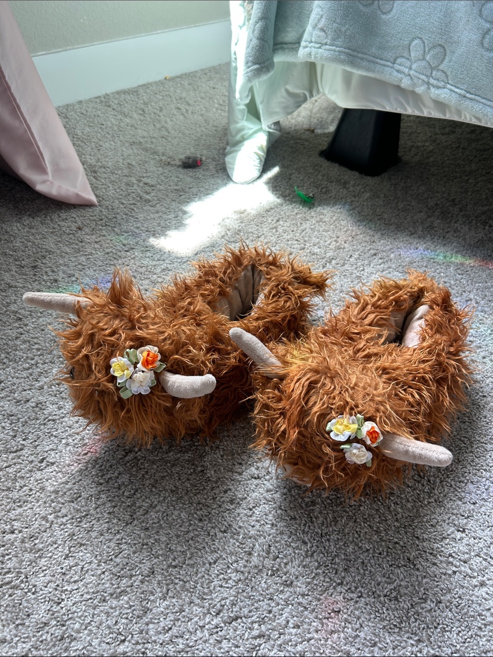 Highland Cow Slippers w Flowers